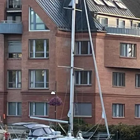 Sailboat 39ft Sleep 6 In Heart Of Centre In