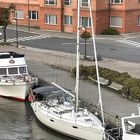 Sailboat 39ft Sleep 6 In Heart Of Centre In *