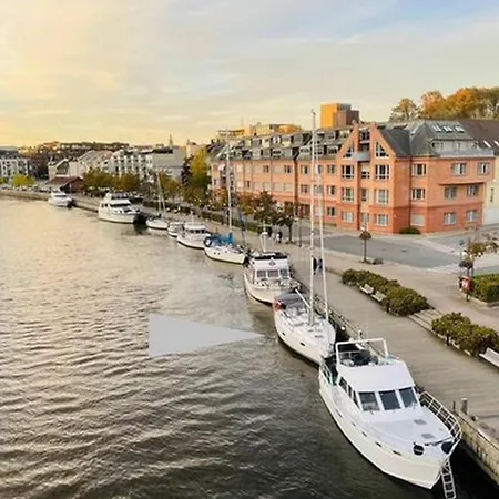 Sailboat 39ft Sleep 6 In Heart Of Centre In Semesterbostad Fredrikstad
